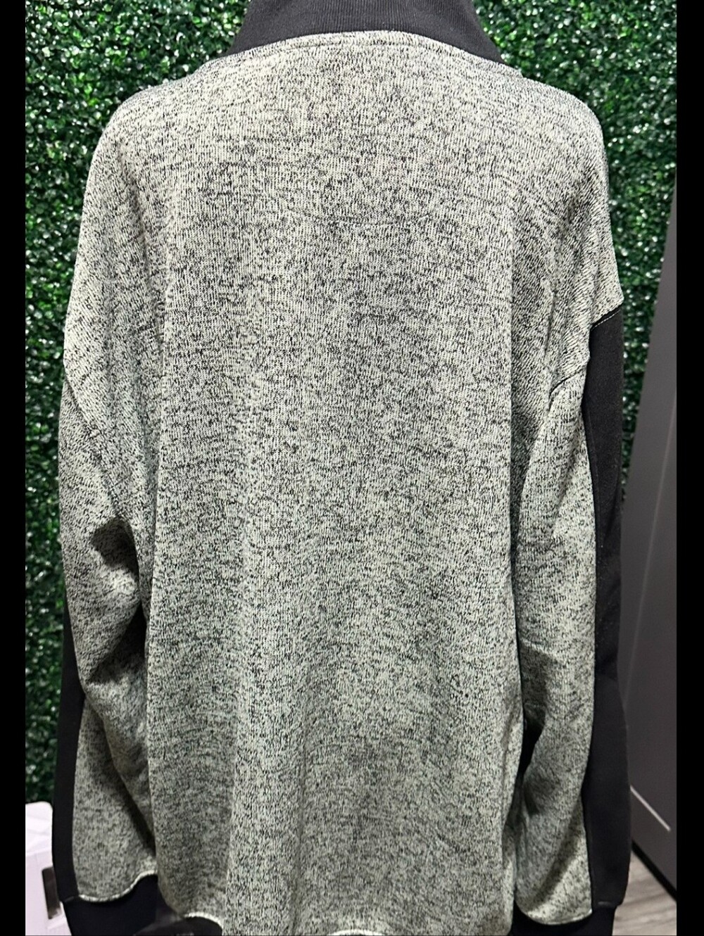 Rocawear Quarter-zip Sweatshirt - Picture 4 of 5